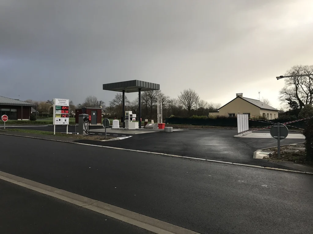La création d'une station service communale